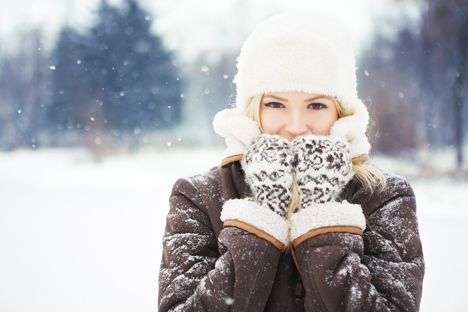 The Advantages And Disadvantages Of Wearing Warm Clothing In Cold ...